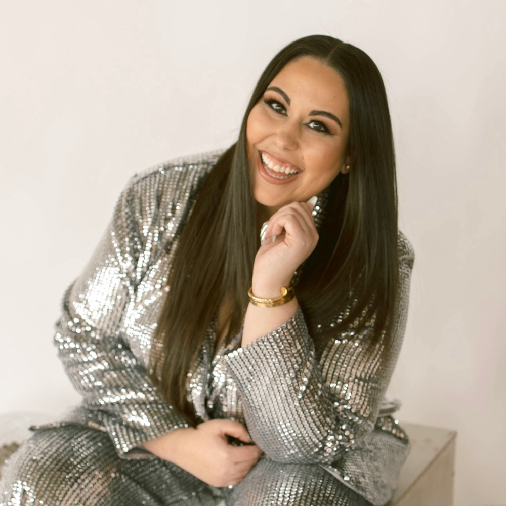 Meet your Posher, Amira